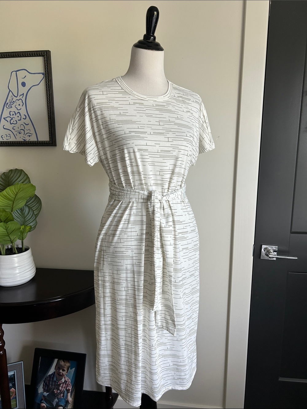 Lularoe M off white olive Stripe Tie-Waist short sleeve casual summer Dress